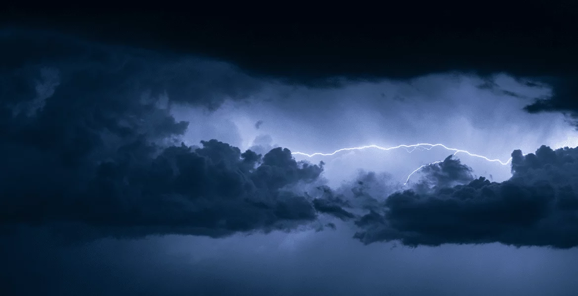 AdobeStock_275712114 - Gewitter, 1170 x 600px